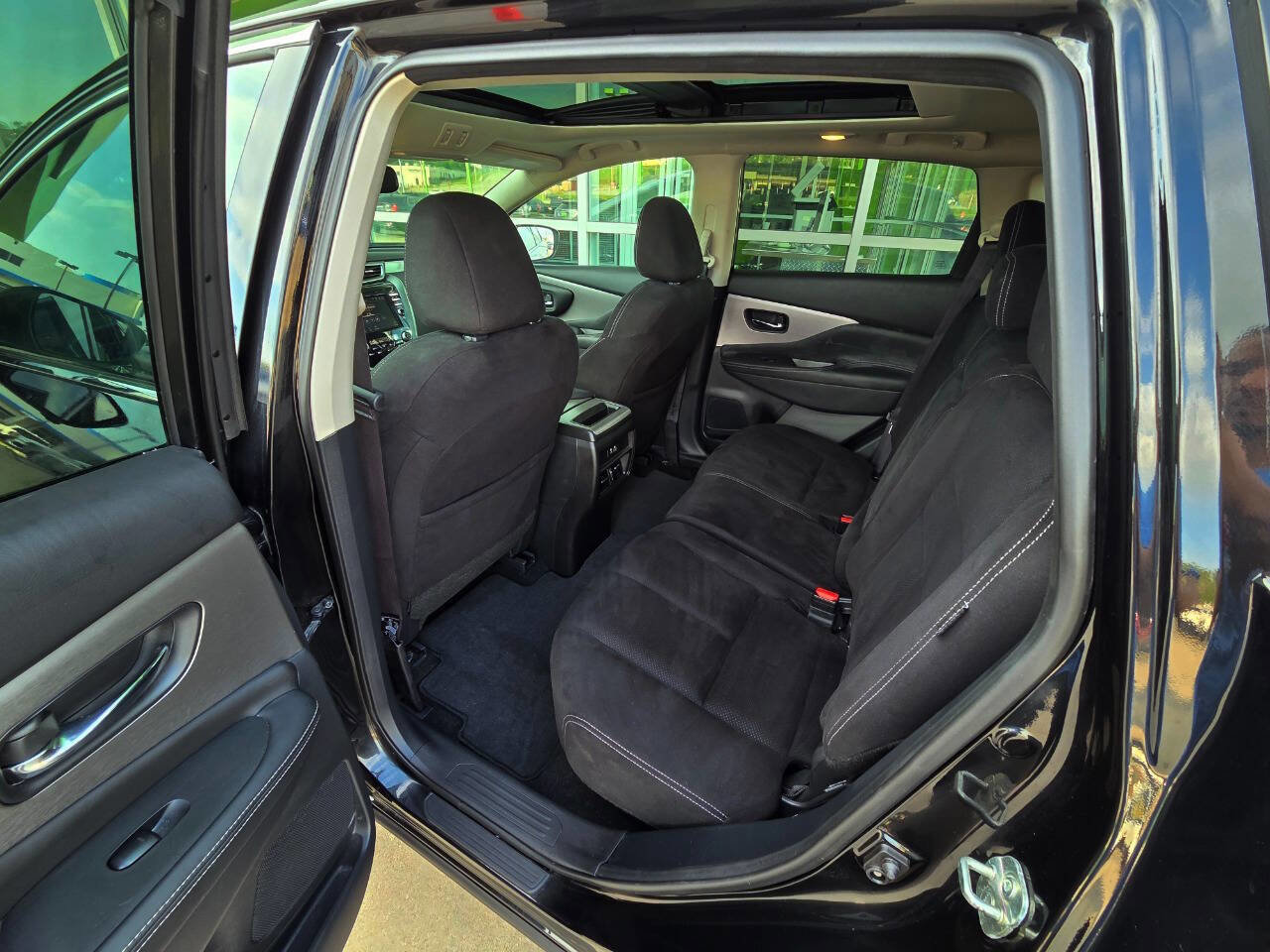 Used 2019 Nissan Murano SV w/ Premium Package image 13