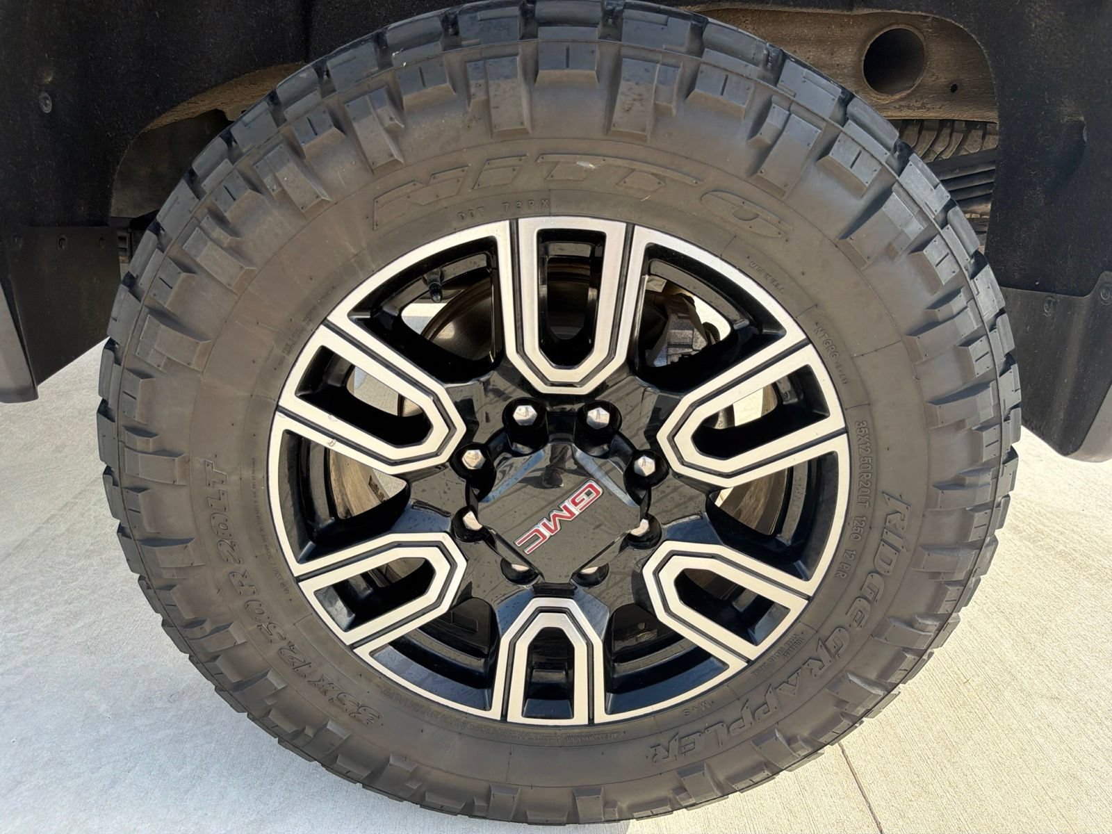 Used 2022 GMC Sierra 2500 AT4 w/ AT4 Preferred Package AWD/4WD image 48