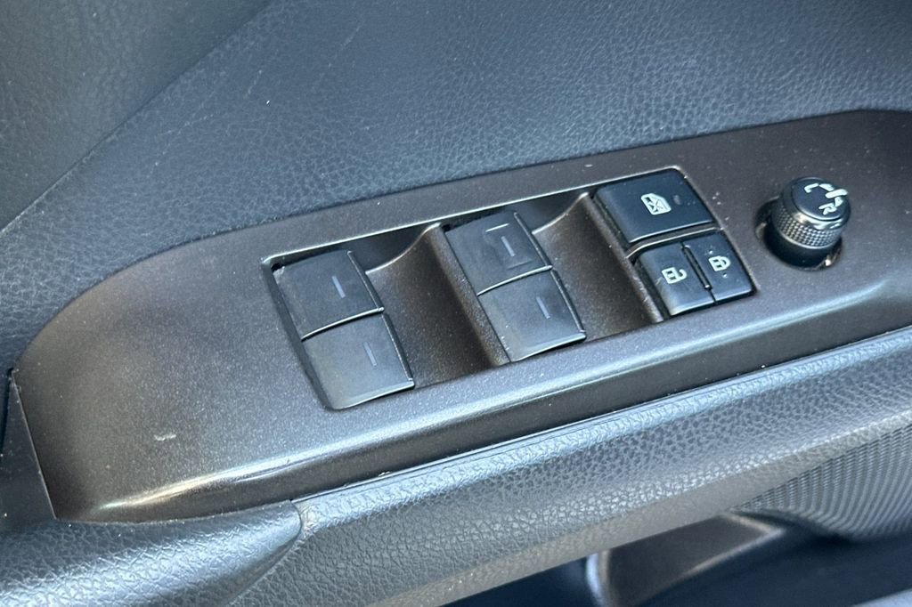 Used 2021 Toyota Camry SE FWD image 11