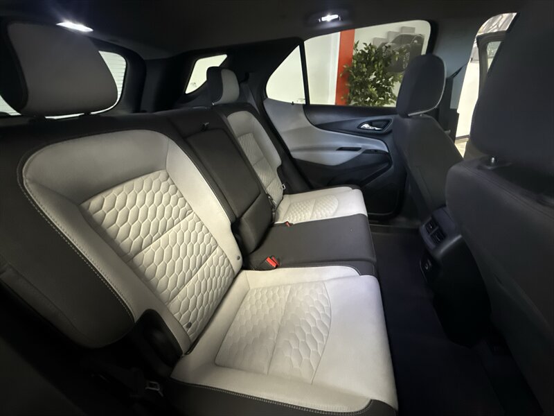 Used 2020 Chevrolet Equinox LS w/ LS Convenience Package FWD image 23