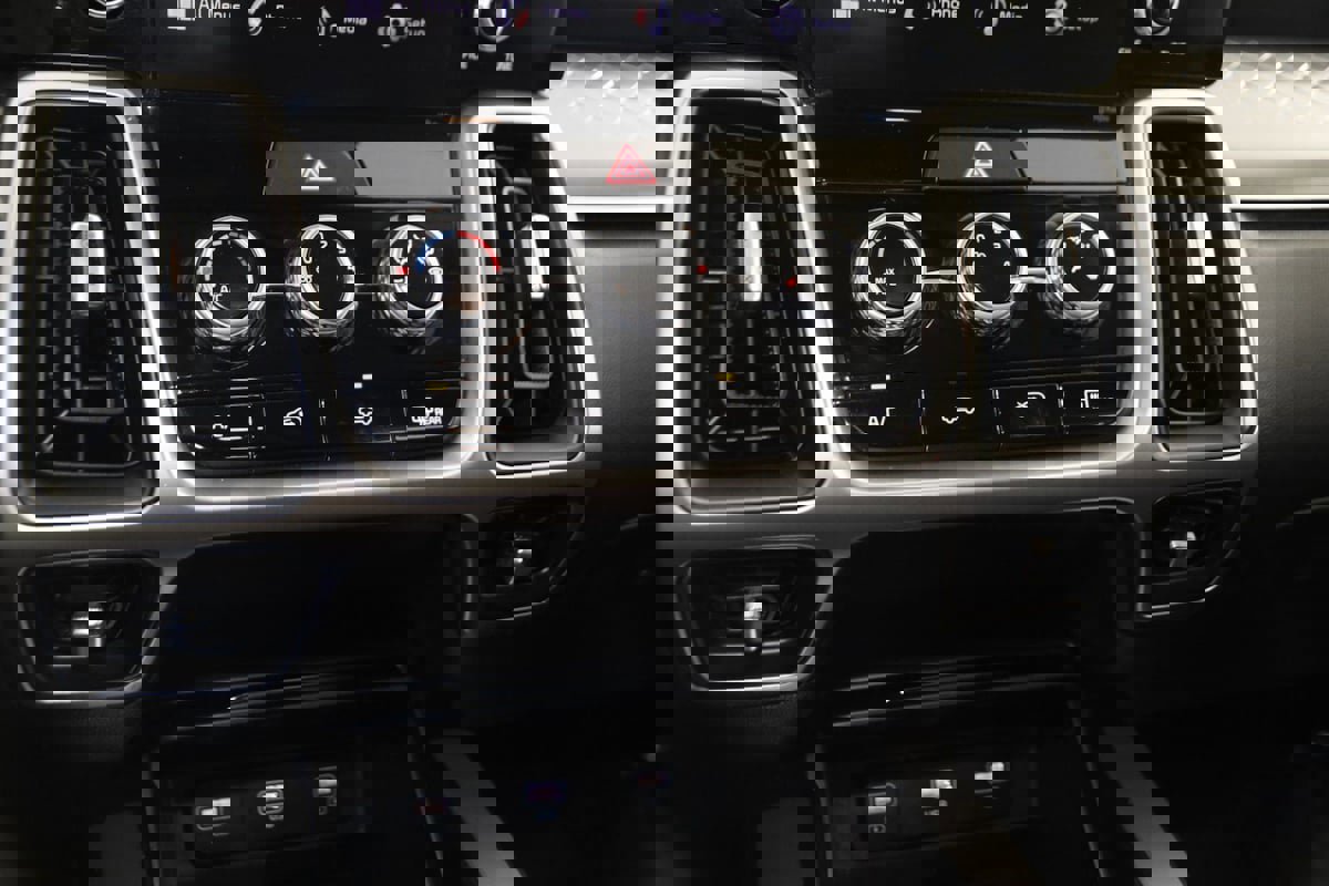 Used 2022 Kia Sorento LX image 27