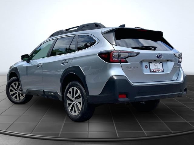 Used 2025 Subaru Outback Premium AWD/4WD image 8