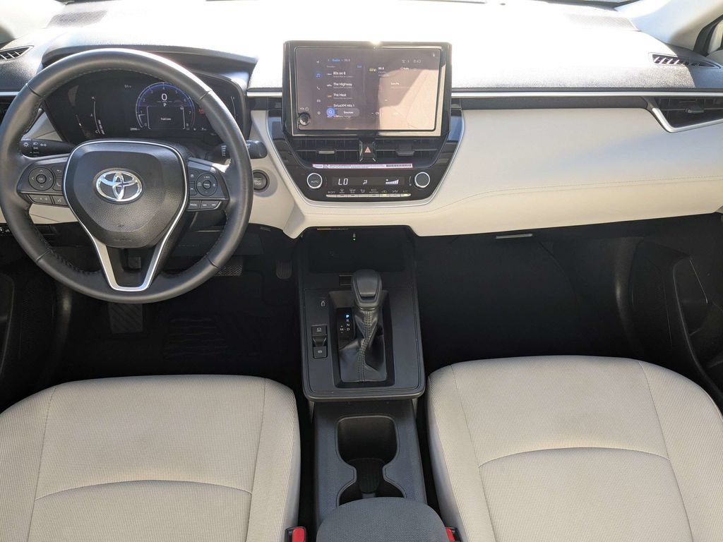 Used 2026 Toyota Corolla Cross LE FWD image 14