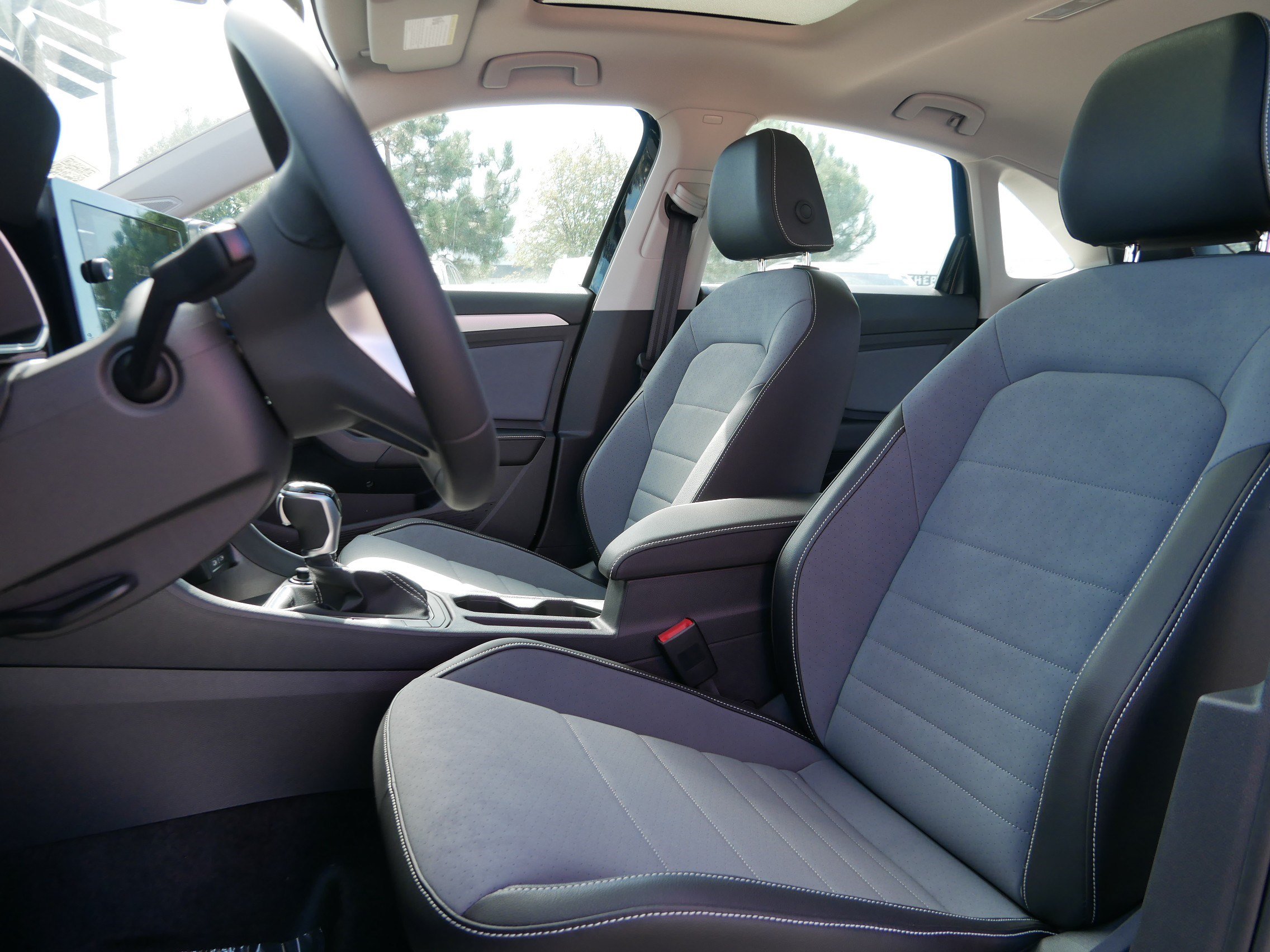 New 2026 Volkswagen Jetta SE FWD image 4