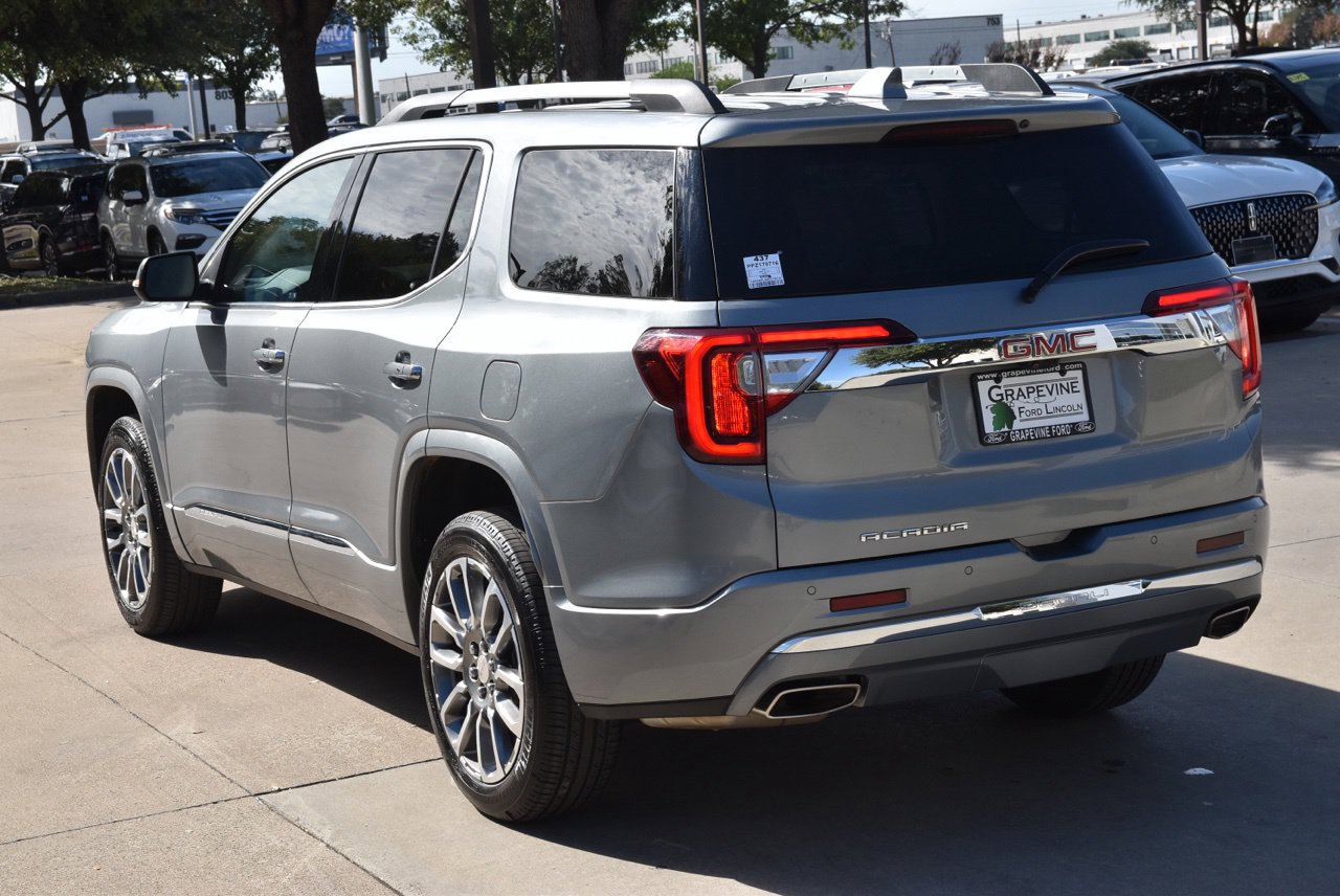 Used 2023 GMC Acadia Denali w/ Denali Technology Package FWD image 10