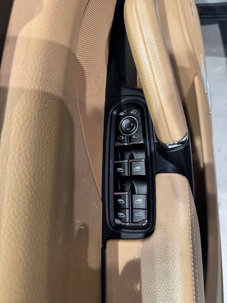 Used 2015 Porsche Cayenne Diesel AWD/4WD image 10