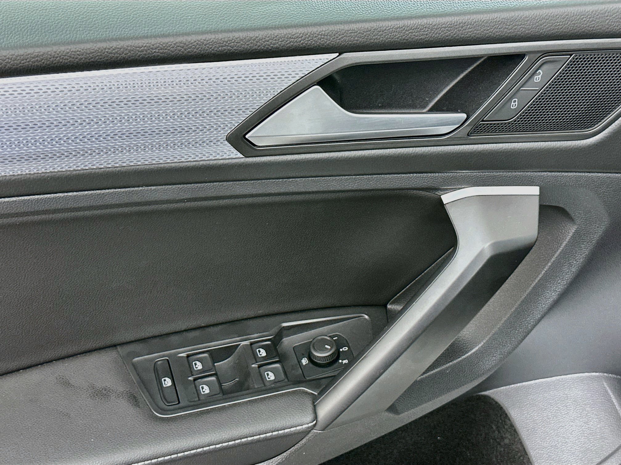 Used 2023 Volkswagen Tiguan S w/ Driver Assistance Package FWD image 15