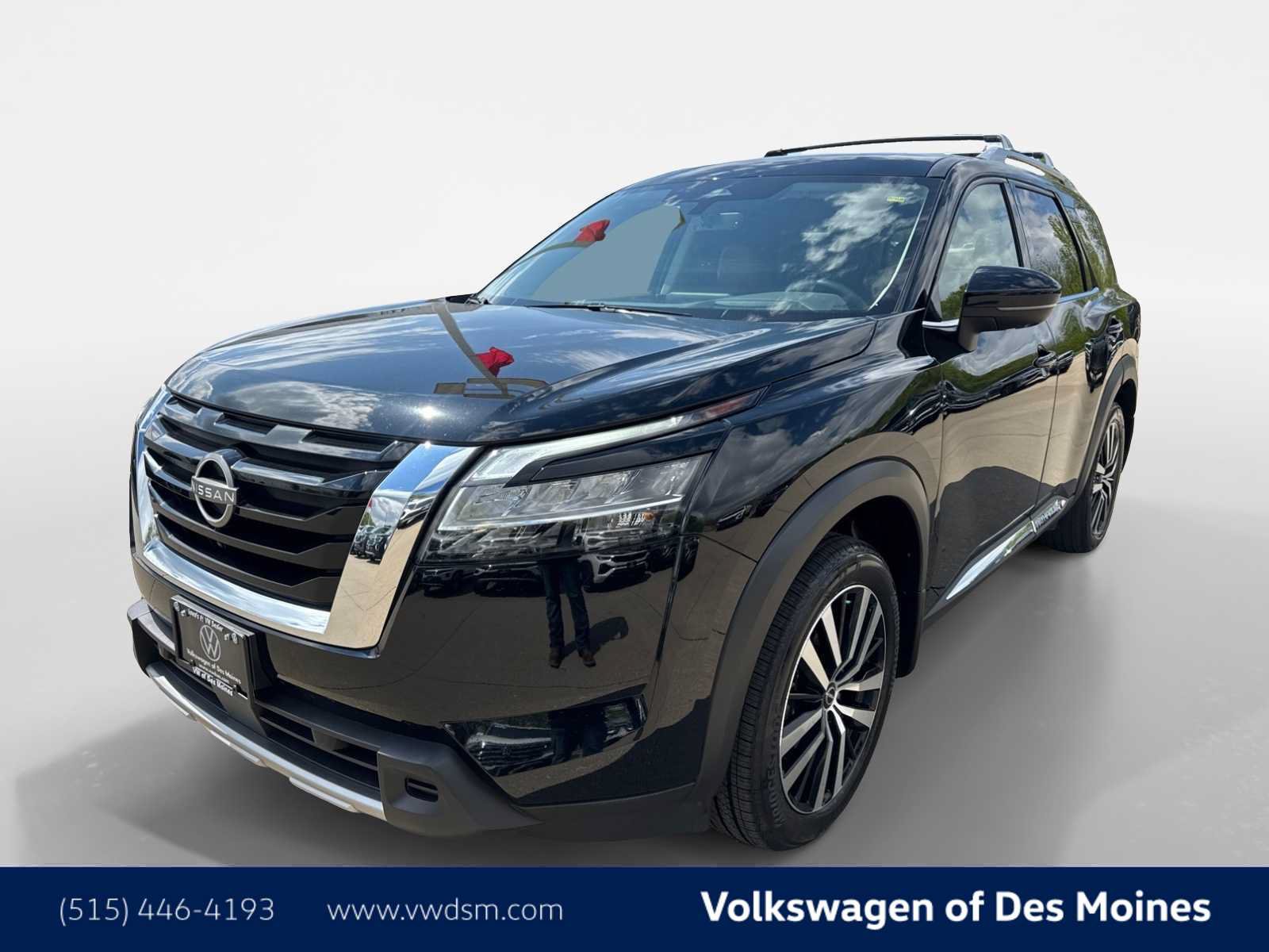 Used 2023 Nissan Pathfinder Platinum w/ Cargo Package AWD/4WD image 1