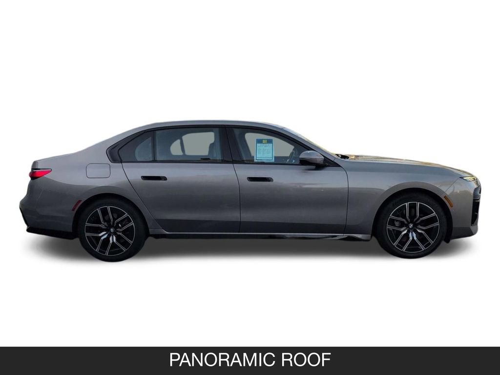 Used 2025 BMW 740i image 6