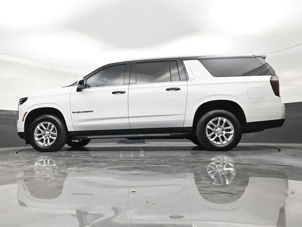 Used 2025 Chevrolet Suburban LS RWD image 20