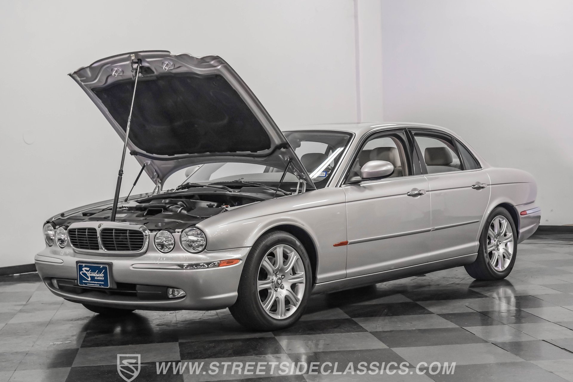 Used 2004 Jaguar XJ8 image 36