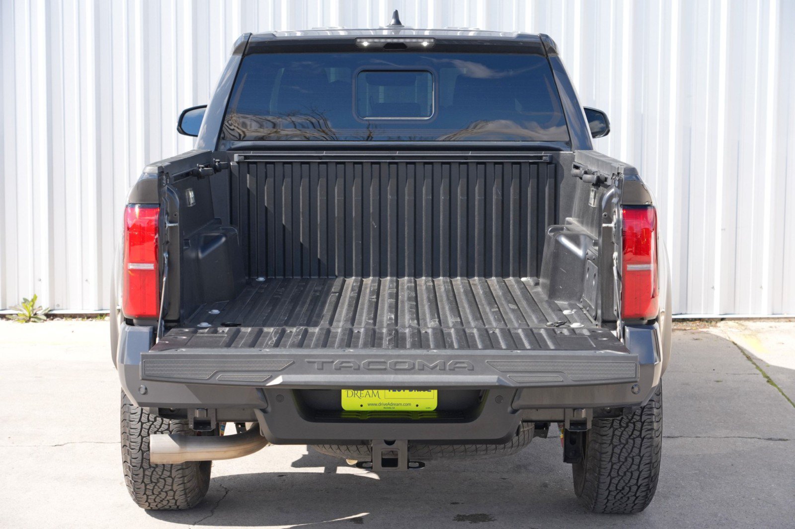 Used 2024 Toyota Tacoma TRD Off-Road w/ TRD Off Road Upgrade Package AWD/4WD image 10