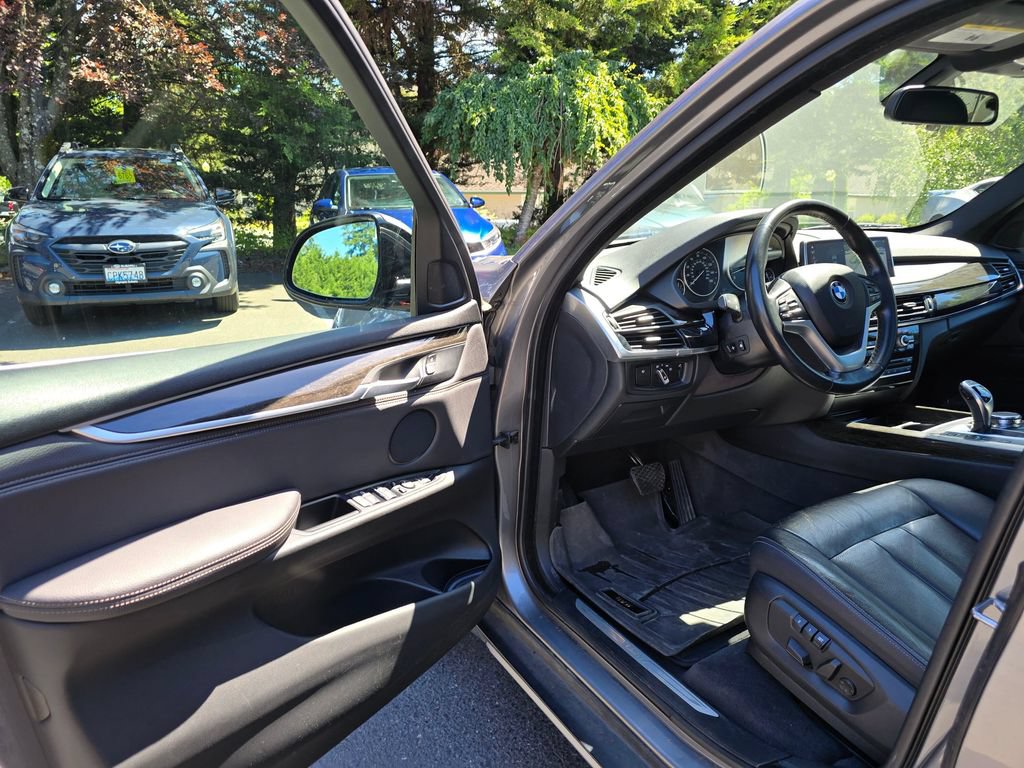Used 2018 BMW X5 xDrive35i w/ Premium Package AWD/4WD image 5