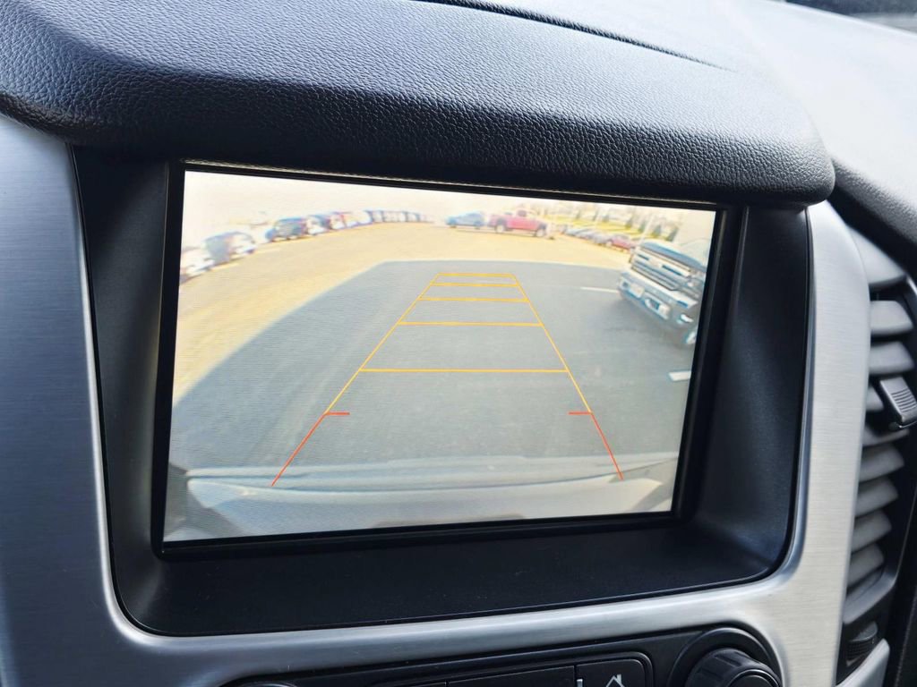 Used 2015 GMC Yukon SLT w/ HD Trailering Package image 32