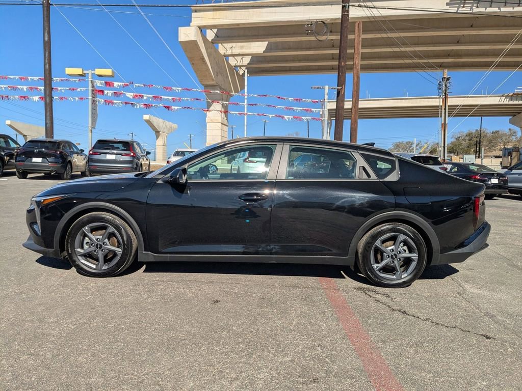 Used 2025 Kia K4 LXS image 2