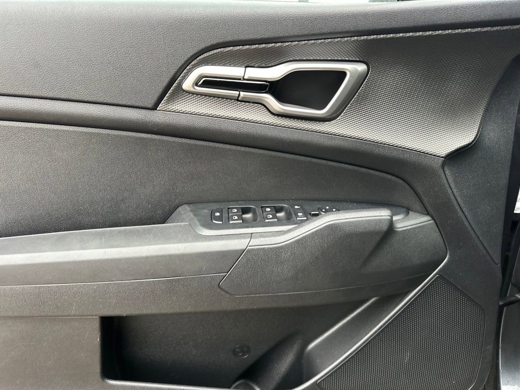 Used 2024 Kia Sportage LX image 13