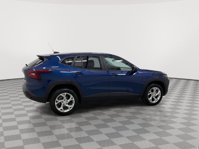 Certified 2024 Chevrolet Trax LS w/ LS Convenience Package FWD image 12
