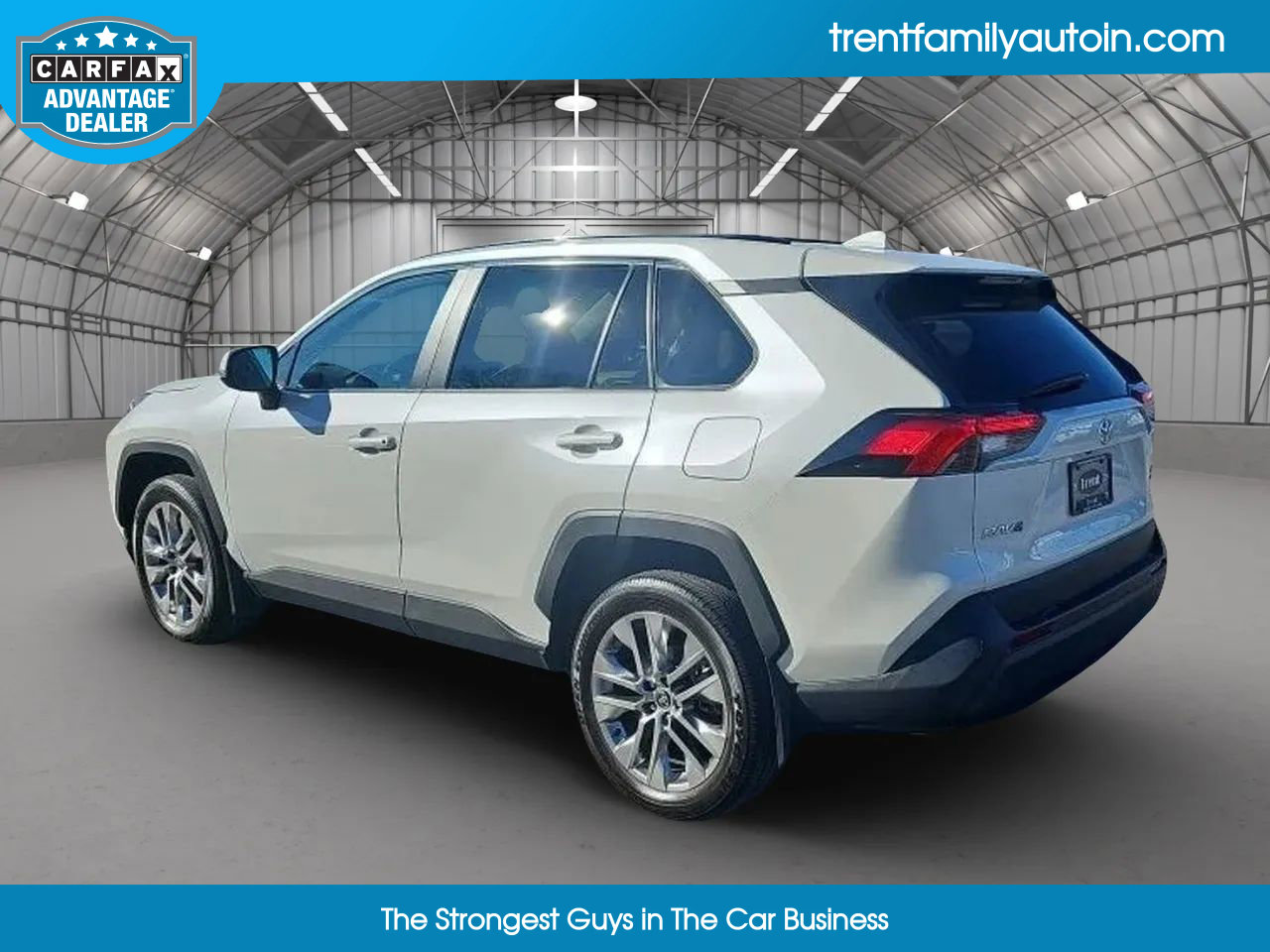 Used 2021 Toyota RAV4 XLE Premium image 4