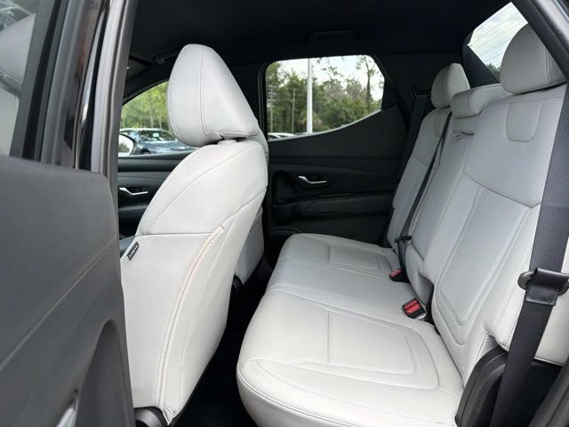 Used 2025 Hyundai Santa Cruz SEL FWD image 14