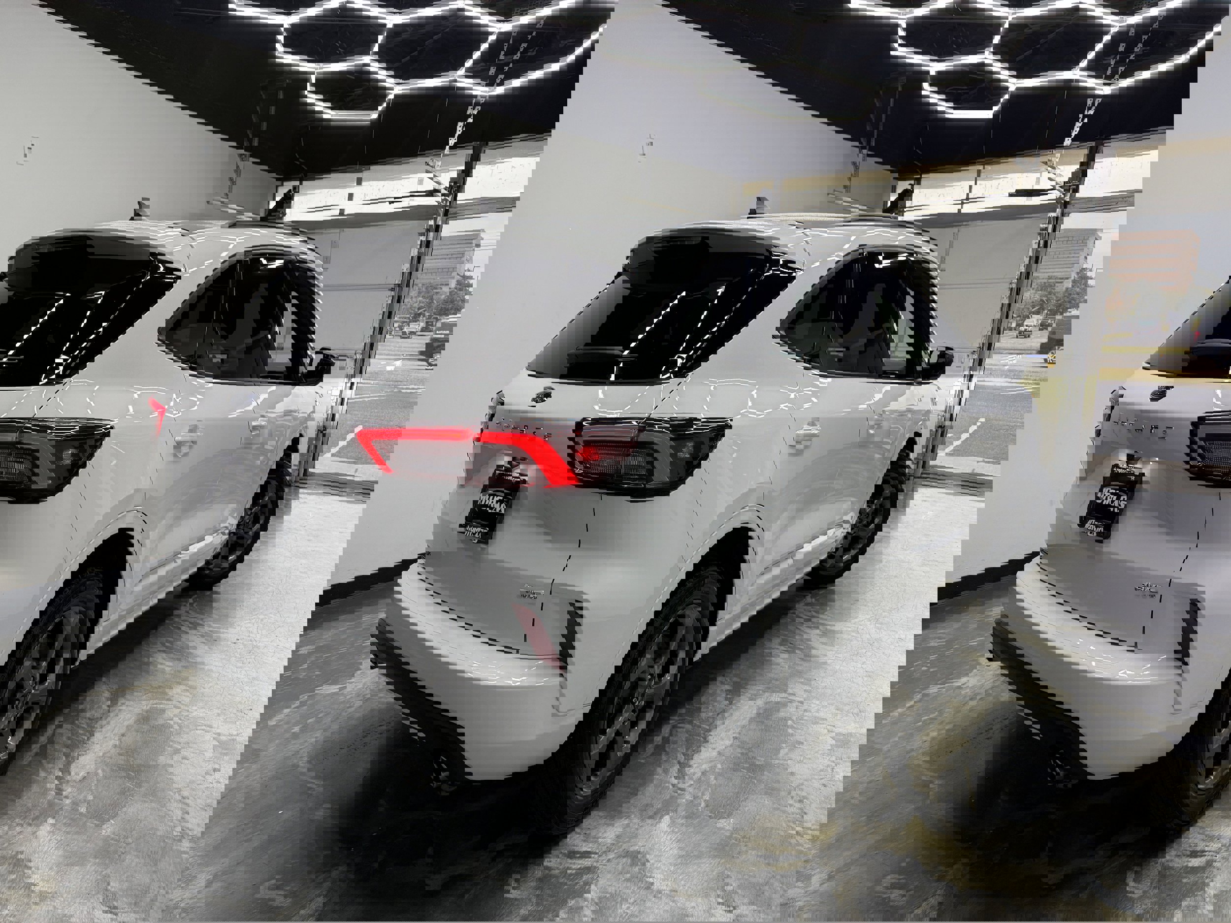 Used 2023 Ford Escape ST-Line image 3