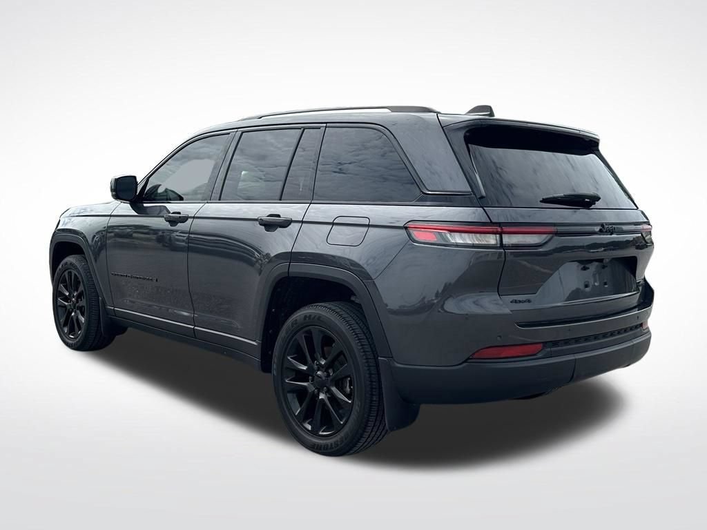 Used 2022 Jeep Grand Cherokee Limited w/ MOPAR Finishing Package AWD/4WD image 5