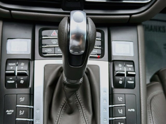 Used 2021 Porsche Macan AWD/4WD image 28