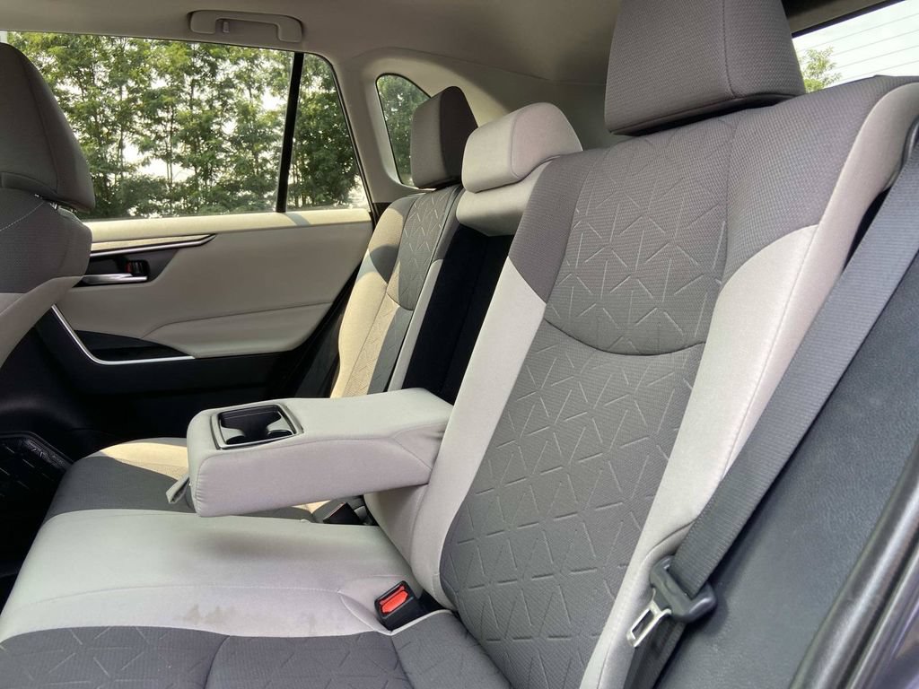 Used 2020 Toyota RAV4 XLE w/ Convenience Package AWD/4WD image 18