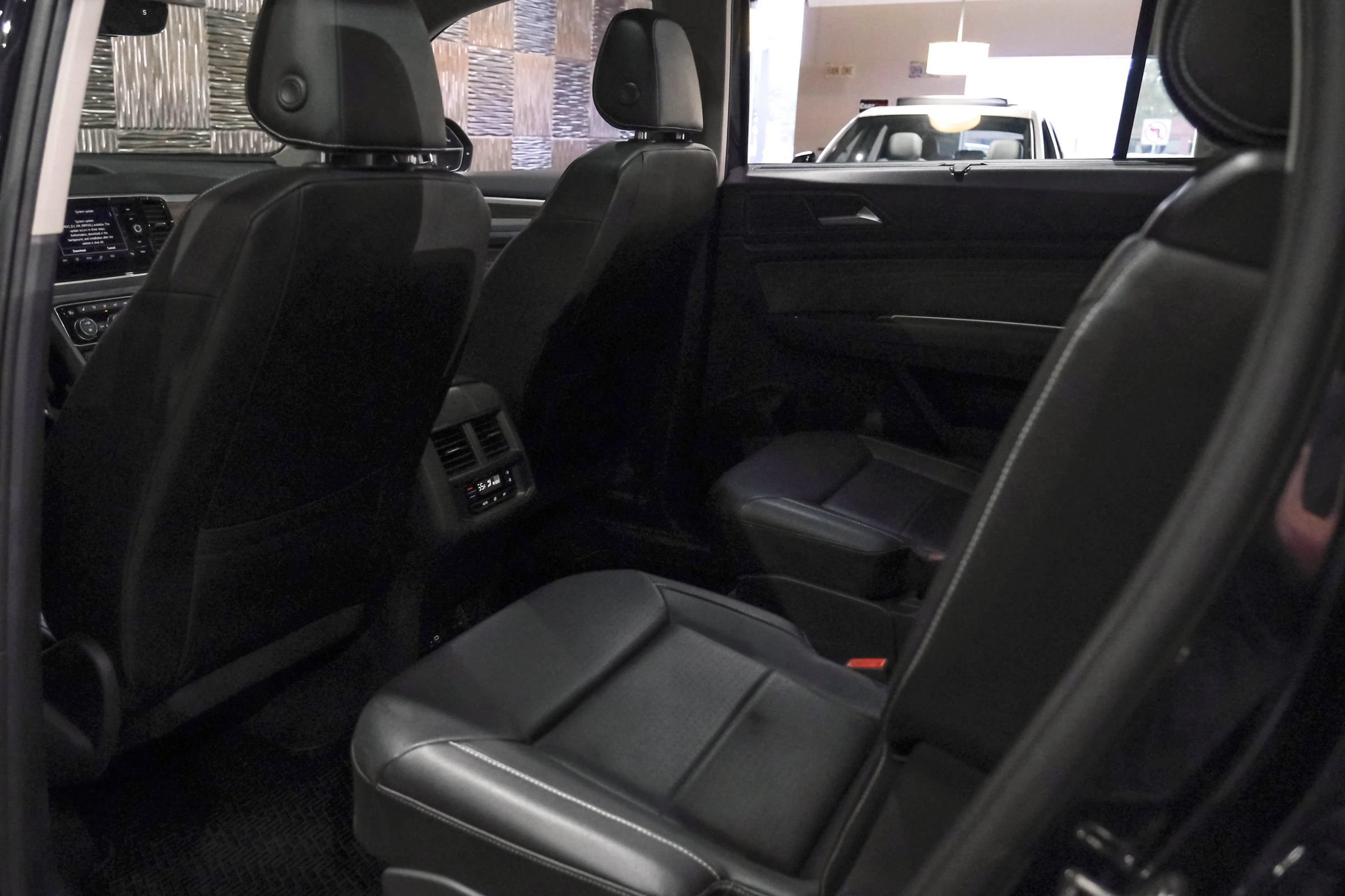 Used 2021 Volkswagen Atlas SEL AWD/4WD image 34