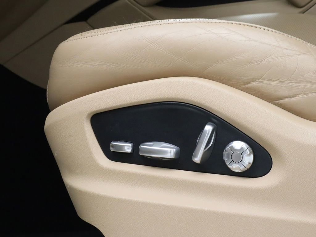 Used 2020 Porsche Cayenne AWD/4WD image 15