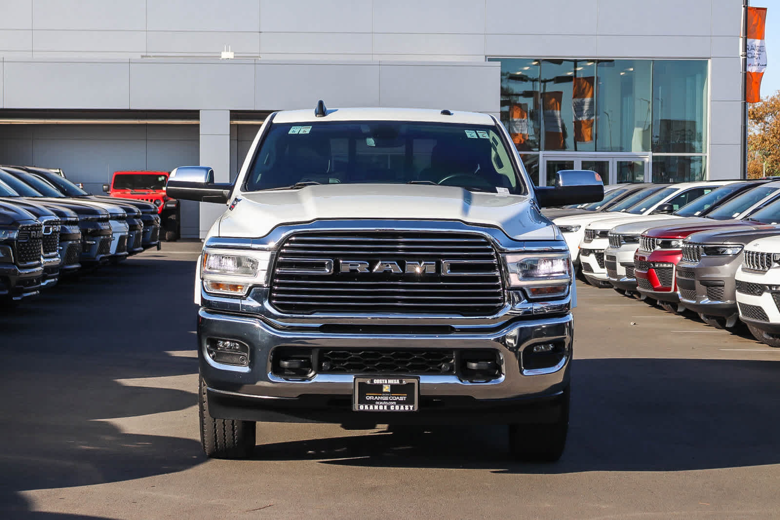 Used 2022 RAM 2500 Laramie AWD/4WD image 2