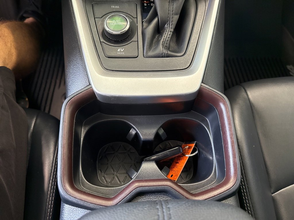 Used 2020 Toyota RAV4 Limited image 26