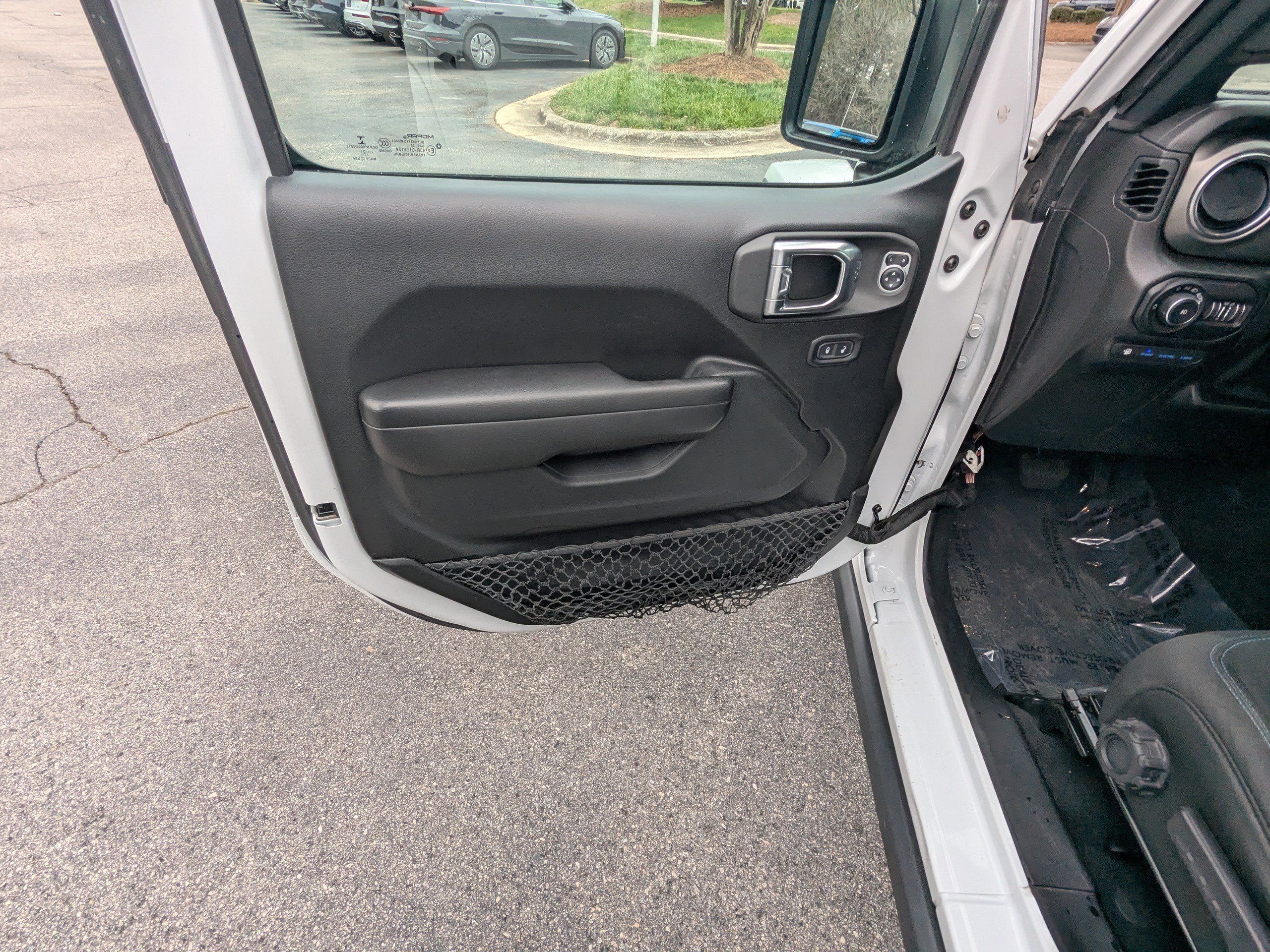 Used 2021 Jeep Wrangler Unlimited Rubicon 4xe w/ Cold Weather Group image 16