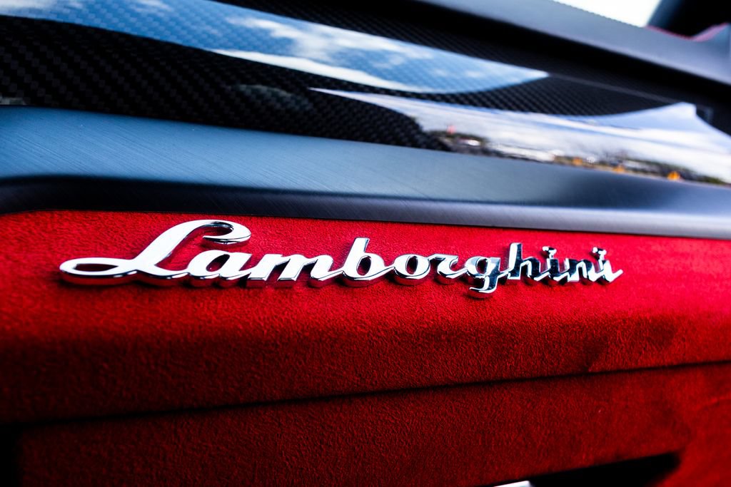 Used 2022 Lamborghini Urus AWD/4WD image 44