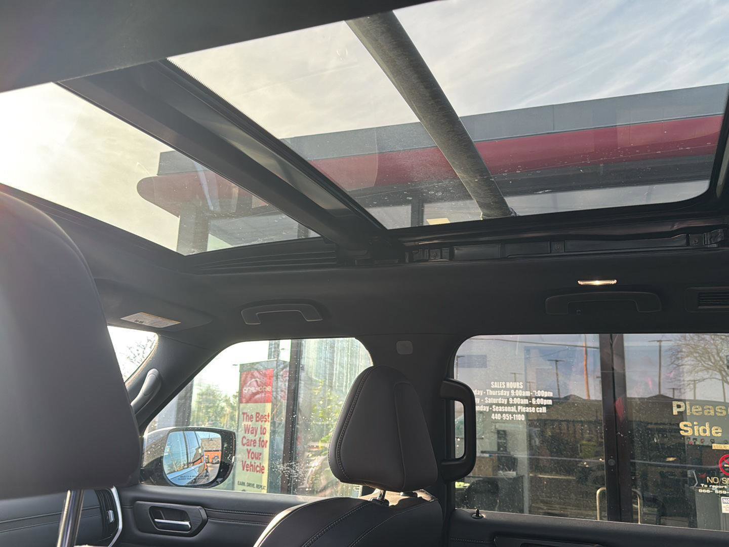 Certified 2025 Nissan Armada Platinum Reserve image 9