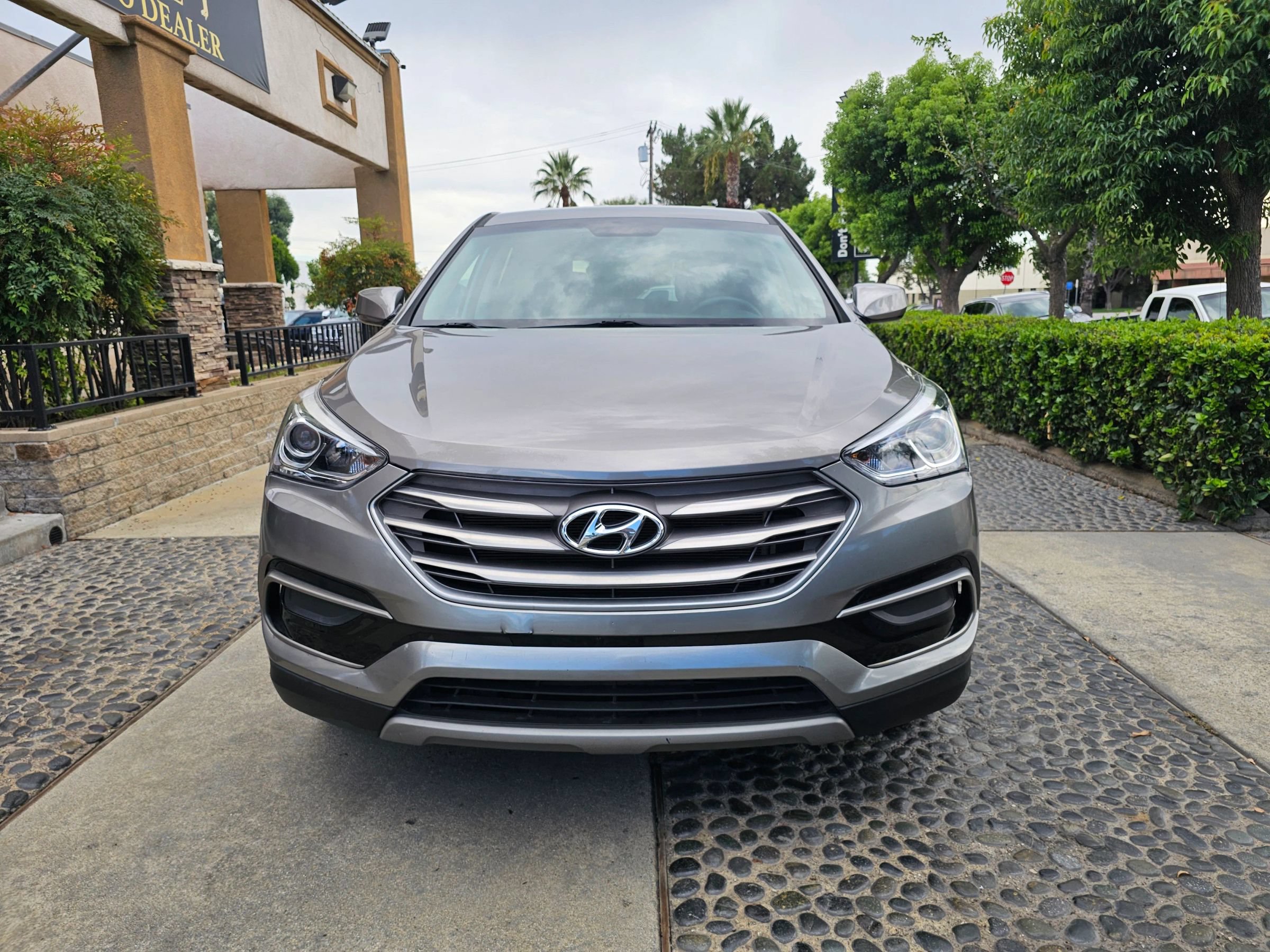 Used 2017 Hyundai Santa Fe Sport AWD/4WD image 2