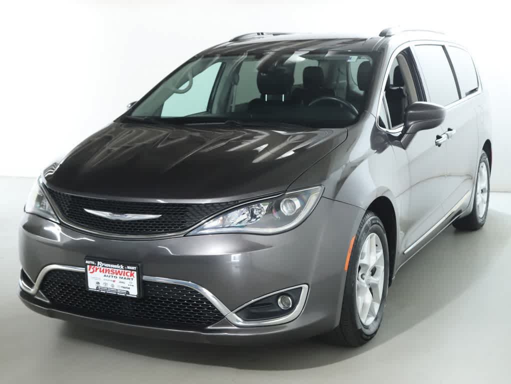 Used 2017 Chrysler Pacifica Touring-L Plus w/ Tire & Wheel Group FWD image 3