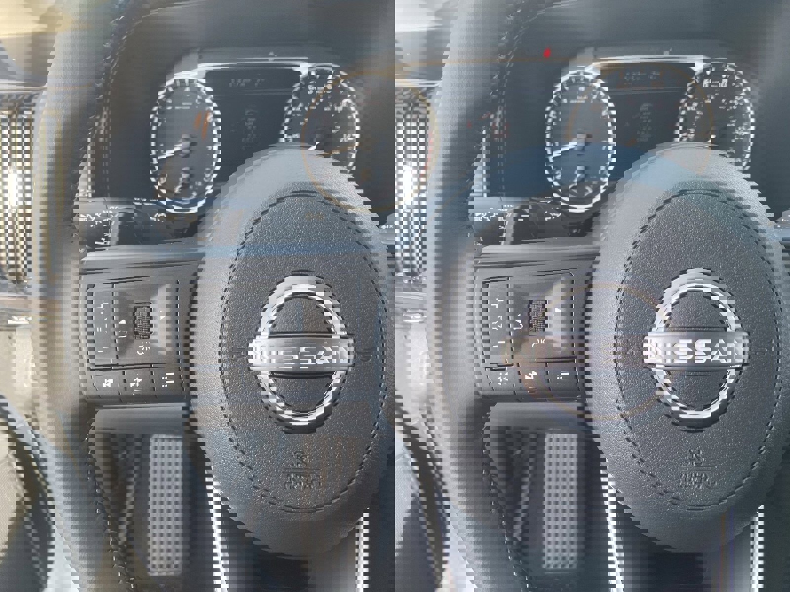 New 2025 Nissan Pathfinder SV w/ SV Premium Package image 25