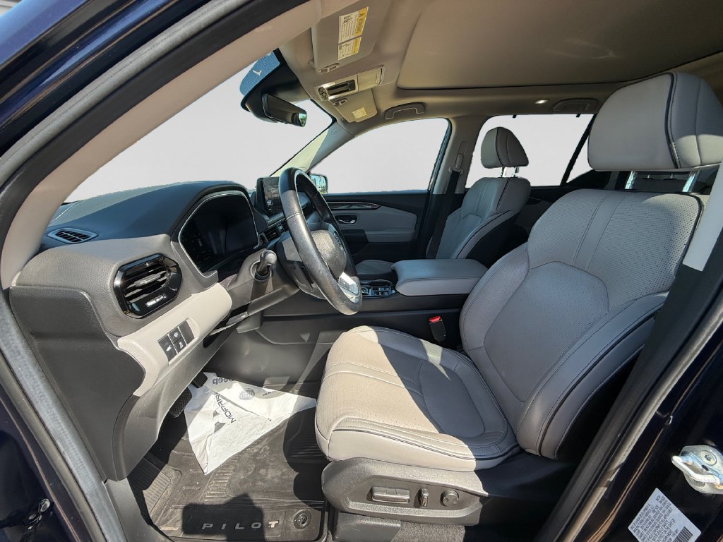 Used 2025 Honda Pilot Elite image 21