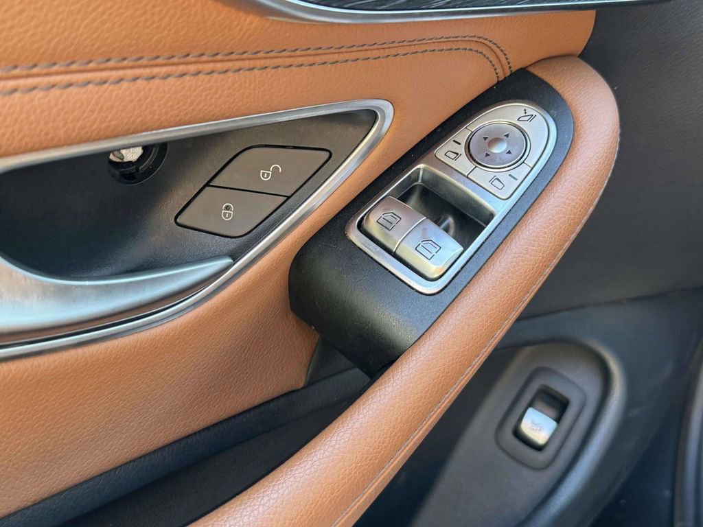 Used 2022 Mercedes-Benz C 300 4MATIC Coupe image 27