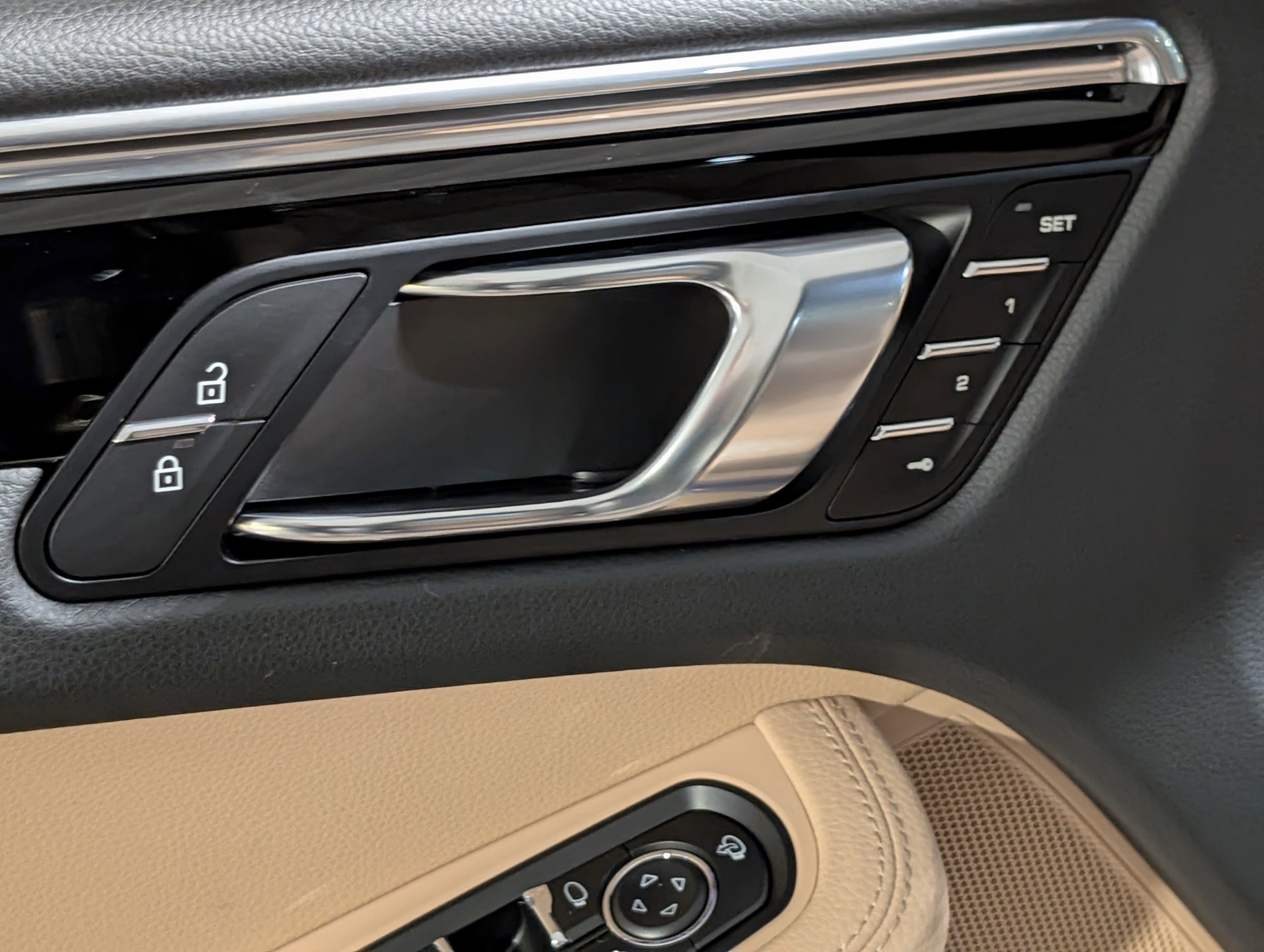 Certified 2025 Porsche Macan image 19