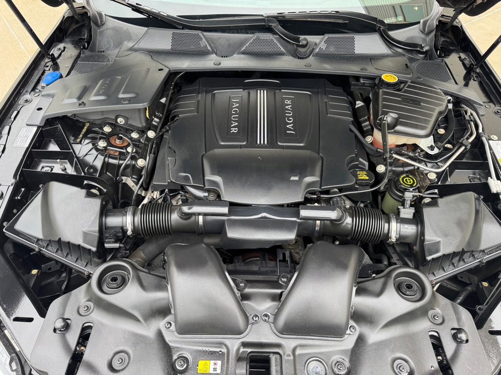 Used 2013 Jaguar XJ L Portfolio image 31