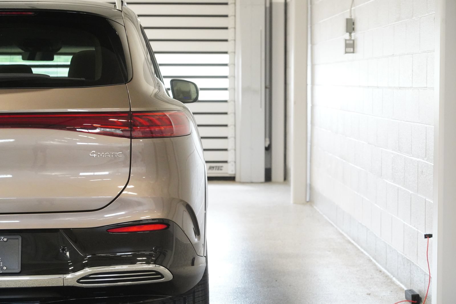 New 2027 Mercedes-Benz EQS 400 4MATIC SUV image 13