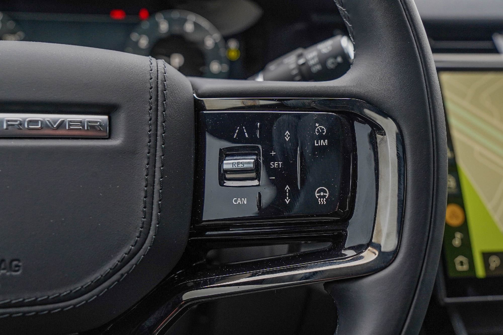Used 2024 Land Rover Range Rover Velar Dynamic SE image 12