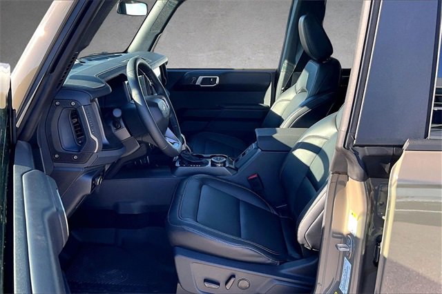 New 2025 Ford Bronco Badlands image 8