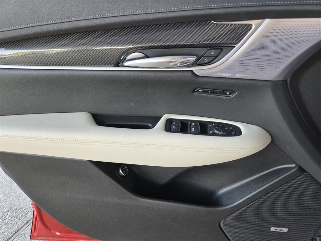 Used 2024 Cadillac XT6 Sport w/ Technology Package image 37