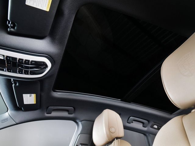 Certified 2026 Porsche Macan AWD/4WD image 26