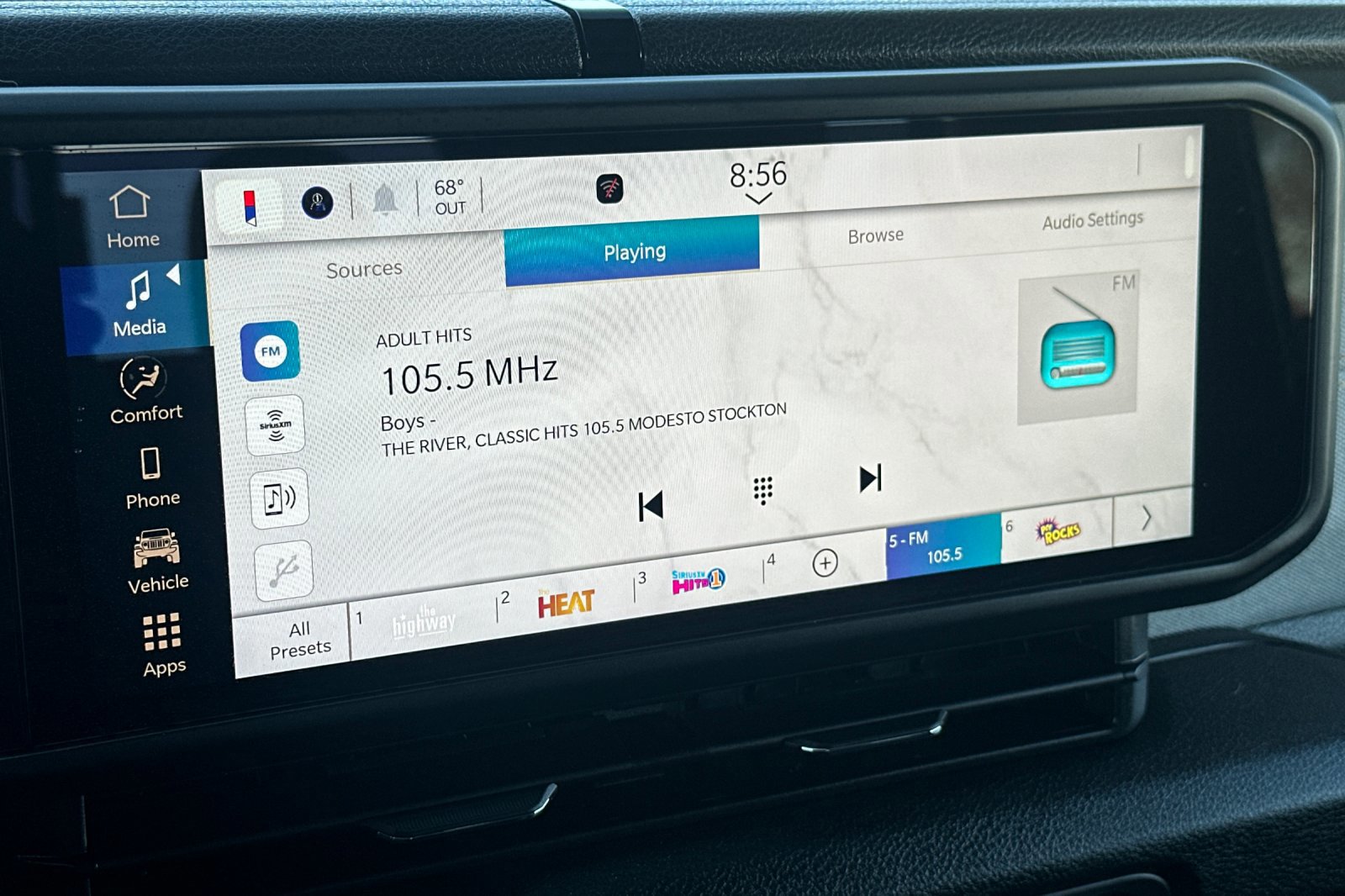 New 2025 Jeep Gladiator Nighthawk image 14