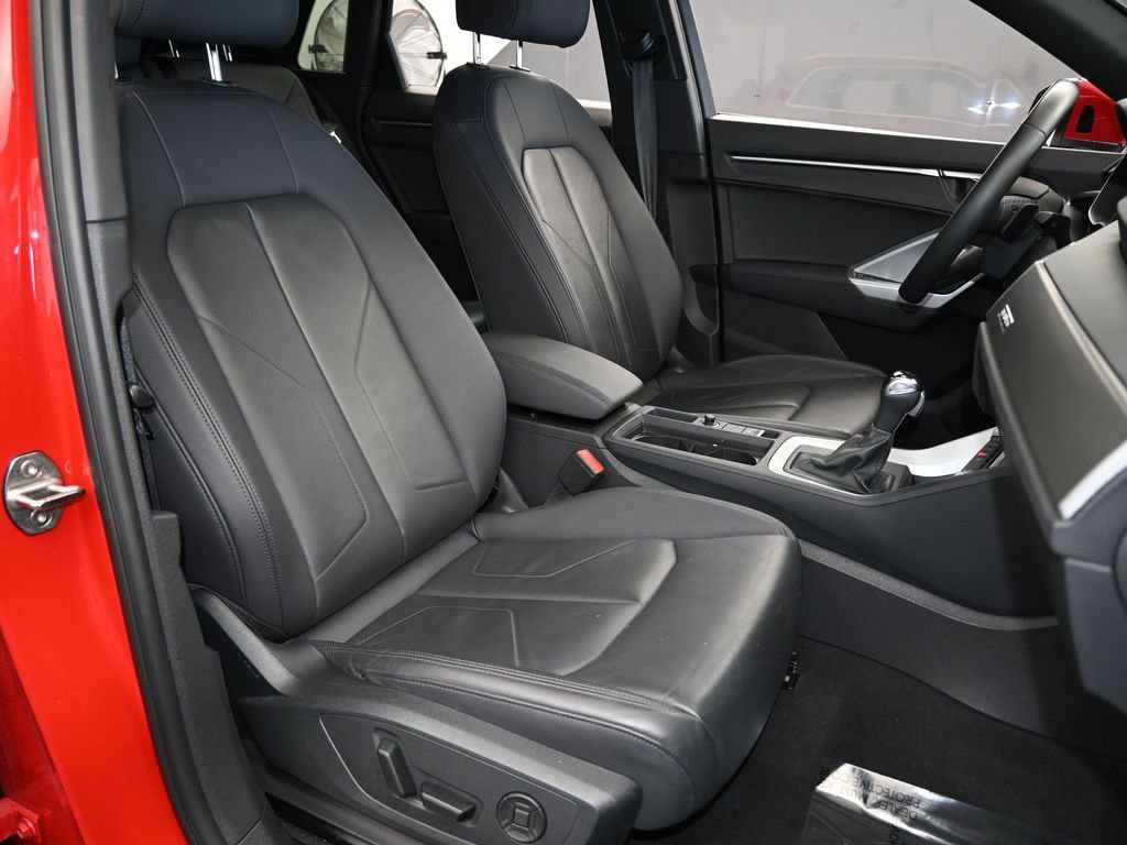 Used 2025 Audi Q3 2.0T Premium AWD/4WD image 44