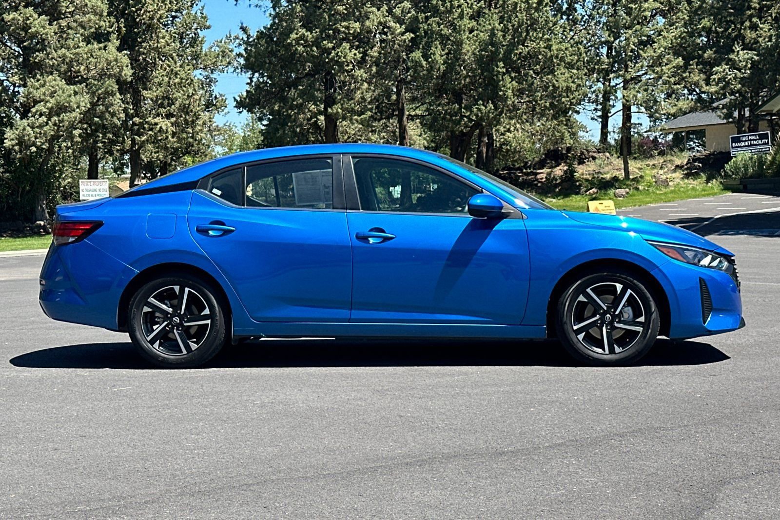 Used 2024 Nissan Sentra SV FWD image 3