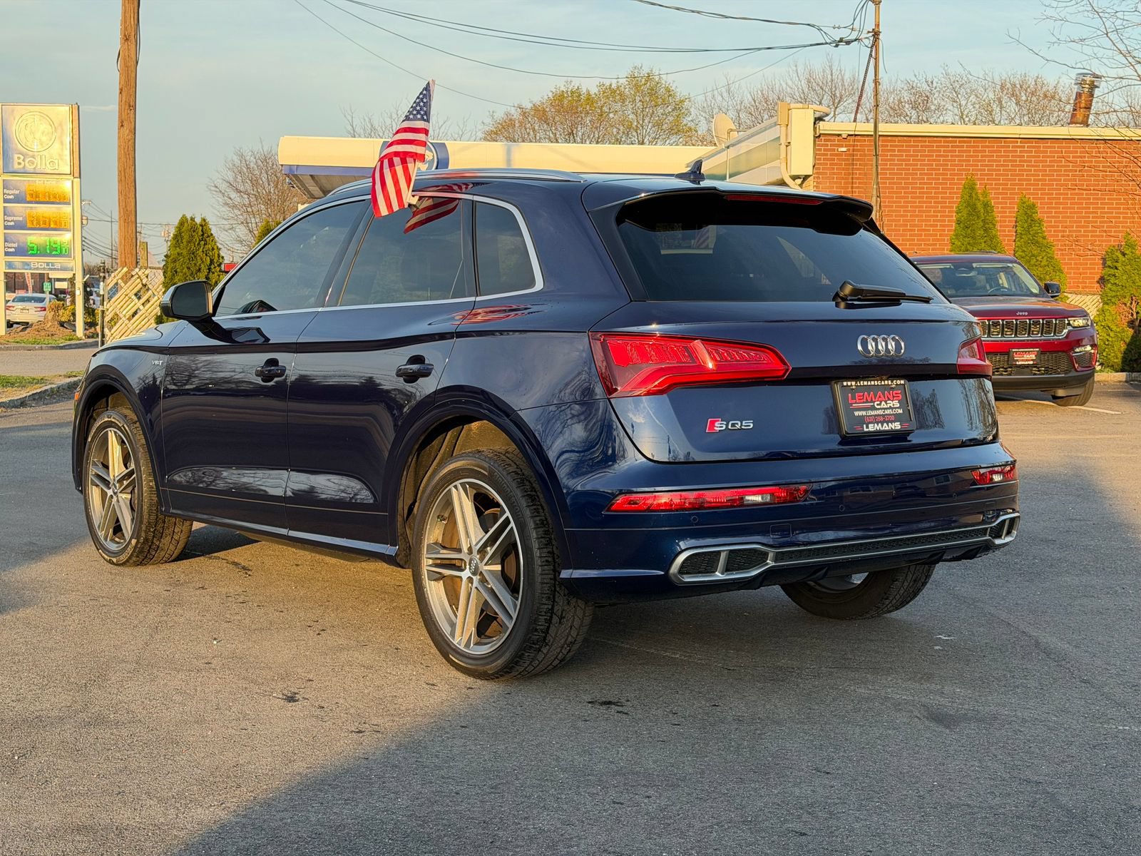 Used 2018 Audi SQ5 Premium Plus w/ Navigation Package AWD/4WD image 3
